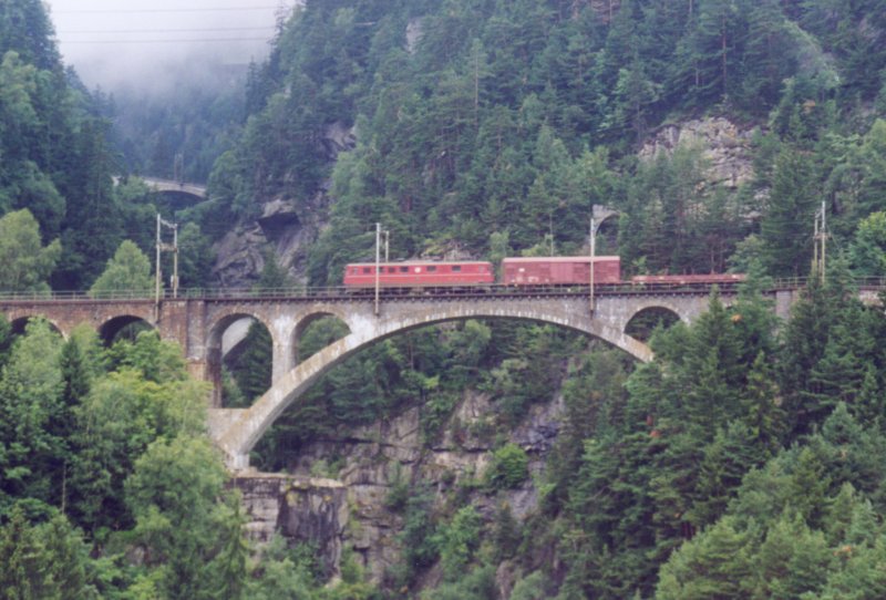 800 - 1-05 - Wassen, Gotthard - Aug 1999.jpg