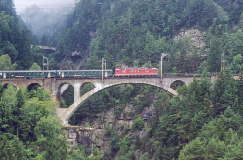 800 - 1-06 - Wassen, Gotthard - Aug 1999.jpg