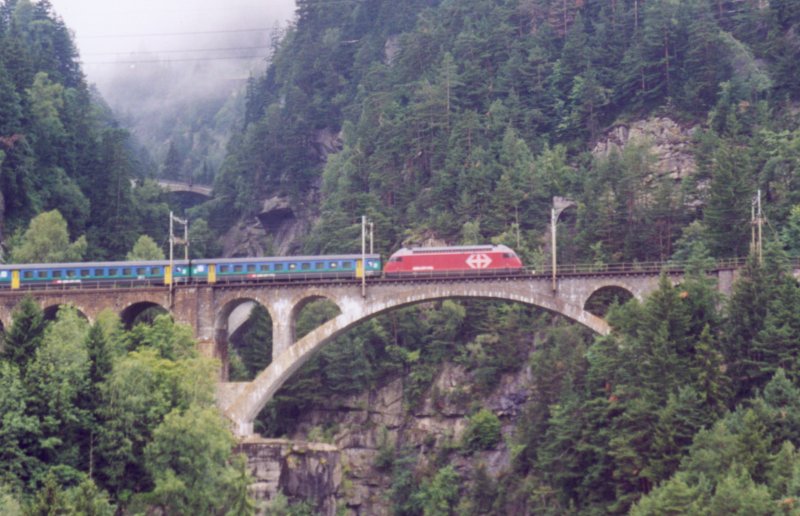 800 - 1-08 - Wassen, Gotthard - Aug 1999.jpg