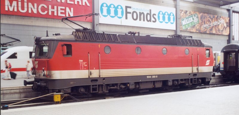 800-31 - Muenchen Hbf 2001.jpg