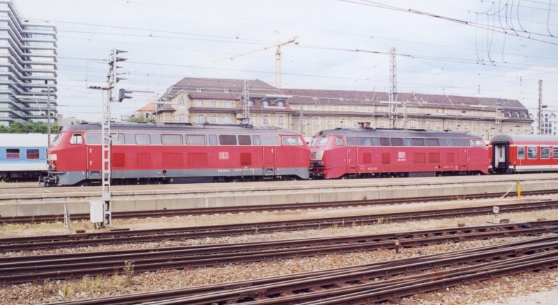 800-34 - Muenchen Hbf 2001.jpg