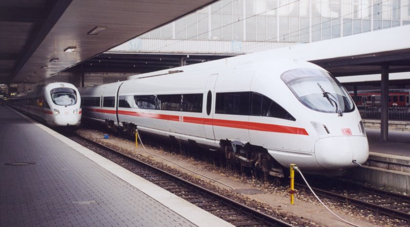 800-35 - Muenchen Hbf 2001.jpg