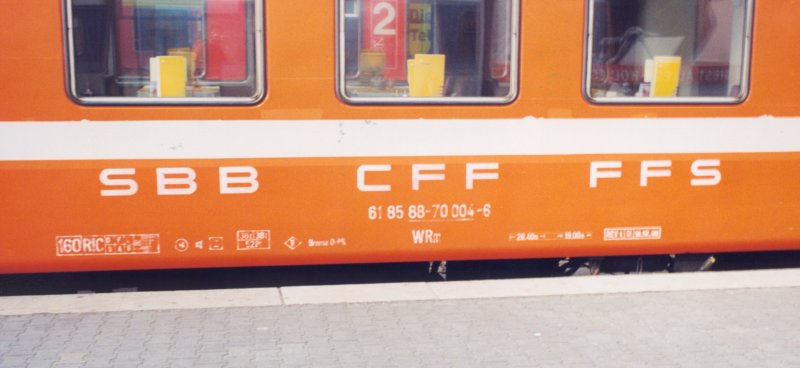 800-37 - Muenchen Hbf 2001.jpg