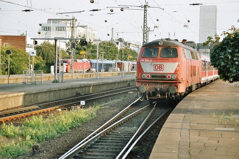800 - 1-03 - 17-08-2004 - Hamburg Altona - 1-34.jpg