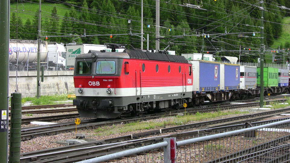 210 - 2008-06-07 - Brenner Grenzbahnhof - IMG_1803.jpg