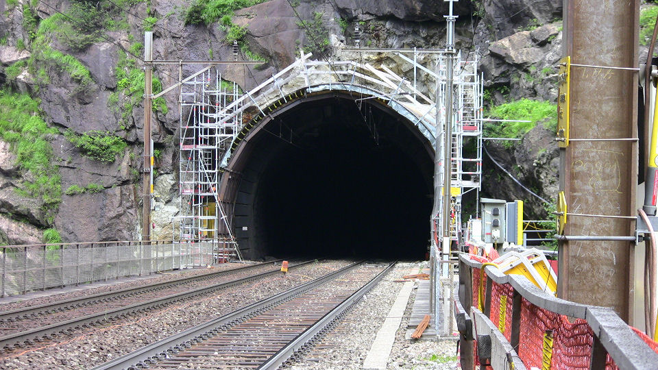 909 - 2008-06-14 - Leggistein Kehrtunnel oeverste portal - IMG_2502.jpg