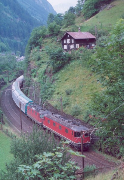 800 - 25-6-00 1-19 Gotthard Nord 09.jpg