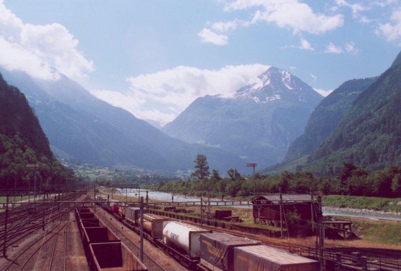 800 - 27-6-00 3-11 Erstfeld 17.jpg