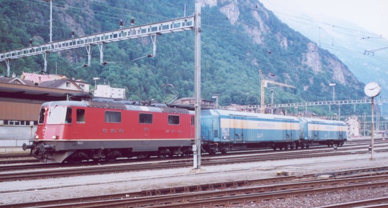 800 - 28-6-00 4-11 Erstfeld 26A.jpg