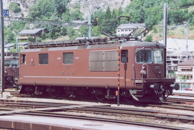 800 - 30-6-00 5-05 Brig 32A.jpg