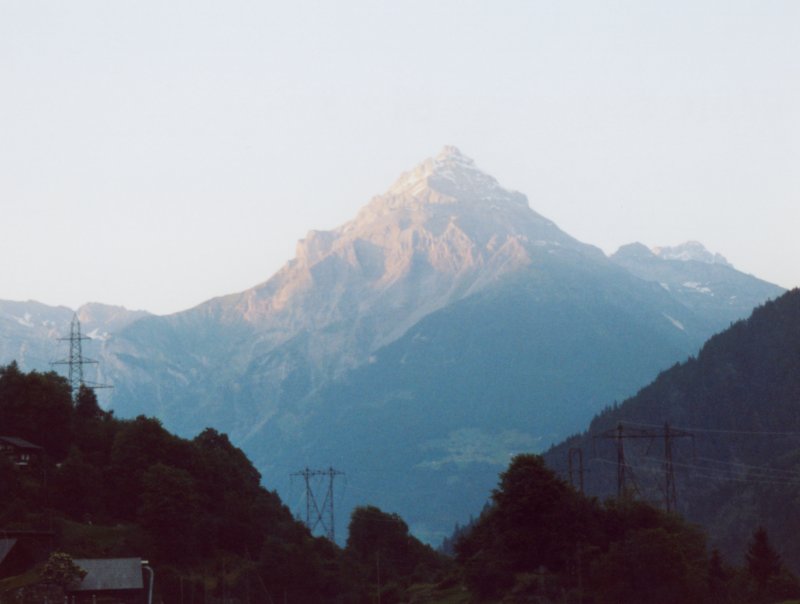 800 - 27-06-01 3-22 Gurtnellen Dorf - Reusstal 06.jpg