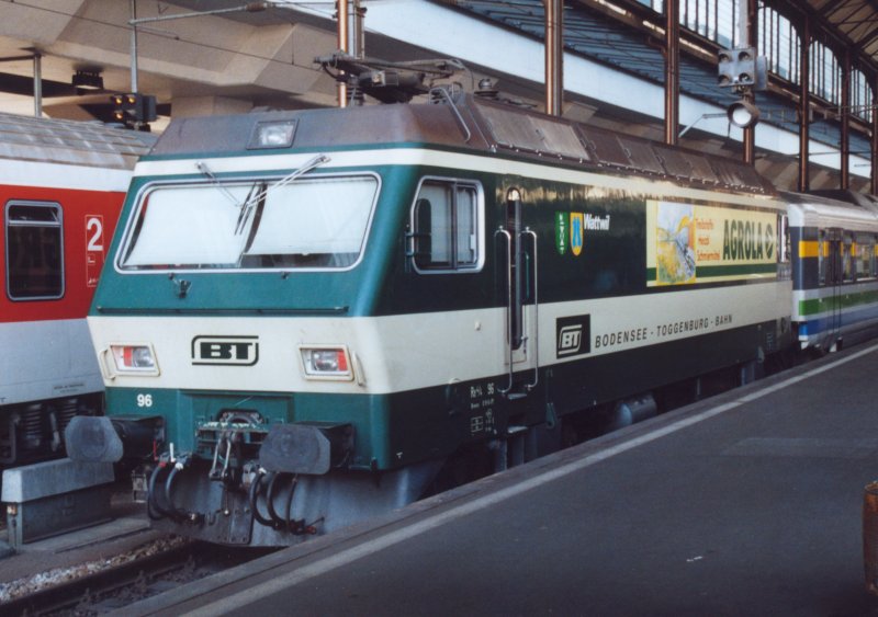 800 - 27-06-01 4-21 Luzern Hbf 07.jpg