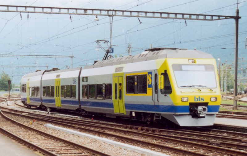 800 - 28-06-01 5-27 Interlaken Ost Hbf 10.jpg