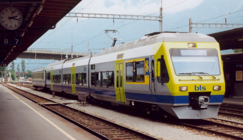 800 - 28-06-01 5-30 Interlaken Ost Hbf 07.jpg