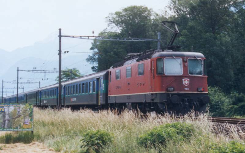 16-6-2002 1-19 Lausanne - Brig 18.jpg