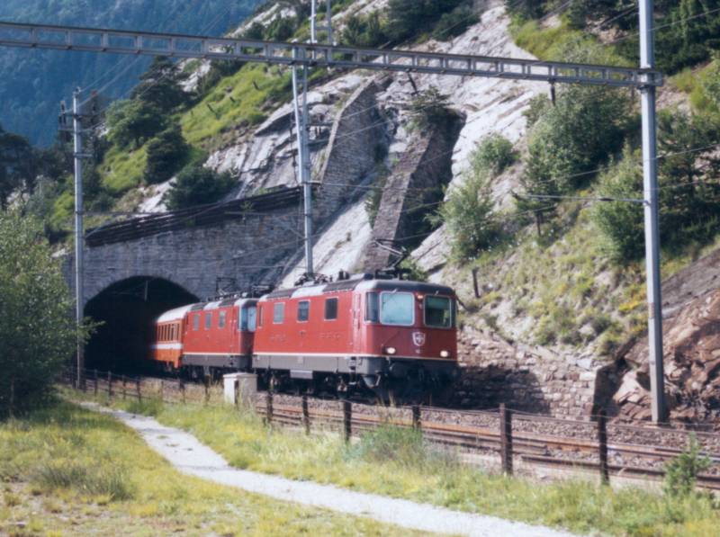 16-6-2002 1-30 Suedrampe, BLS 07.jpg