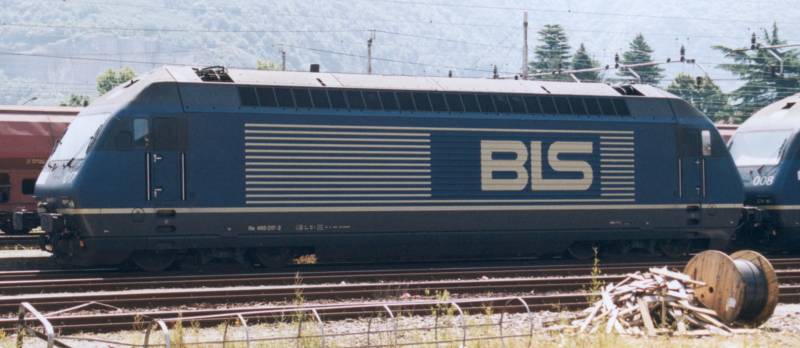 17-6-2002 2-16 Domodossola 21A.jpg