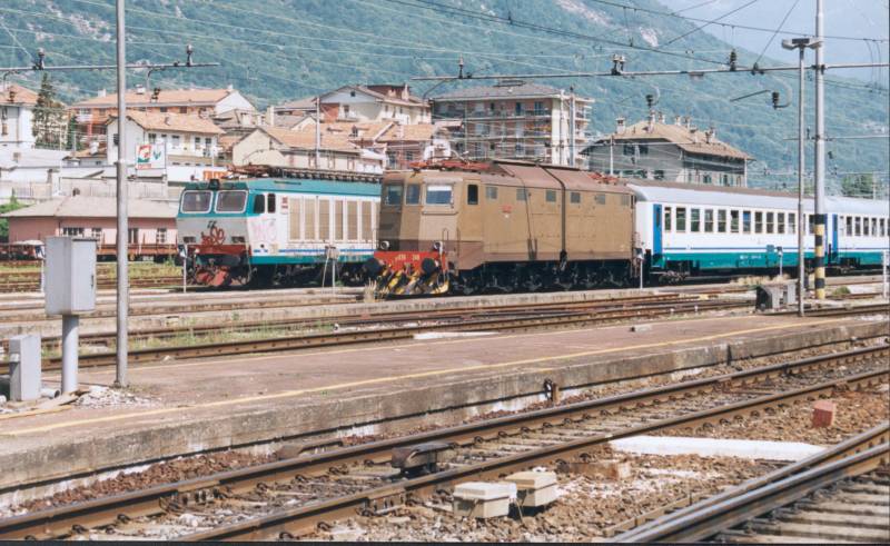 17-6-2002 2-18 Domodossola 19A.jpg