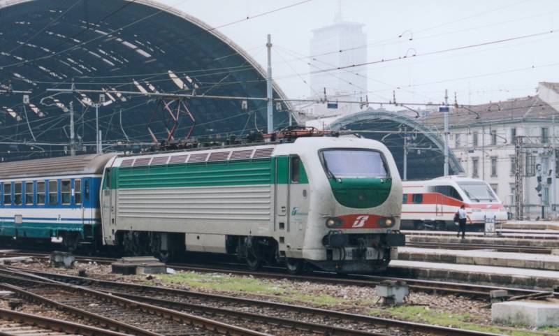 18-6-2002 3-10 Milano Centrale 27A.jpg