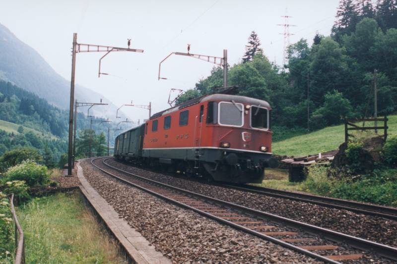 20-6-2002 5-25 Nord von Wassen 12A.jpg
