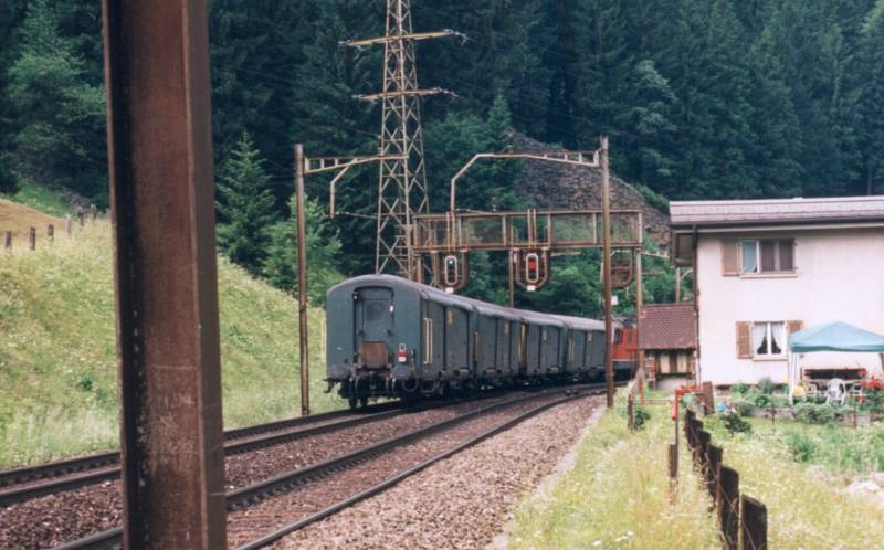 20-6-2002 5-26 Nord von Wassen 11A.jpg