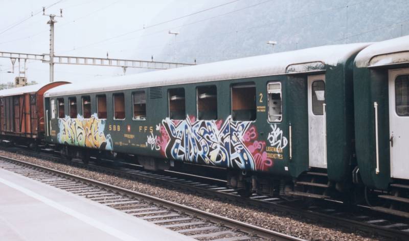 21-6-2002 6-21 Erstfeld 16A.jpg