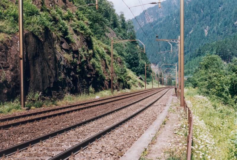 22-6-2002 7-01 Gurtnellen - Intchi 36A.jpg