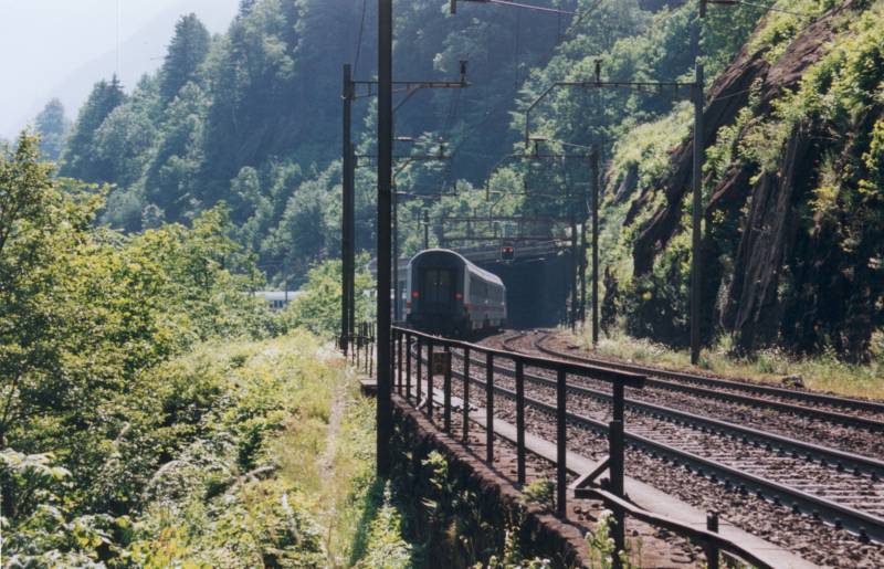 22-6-2002 7-02 Gurtnellen - Intchi 35A.jpg