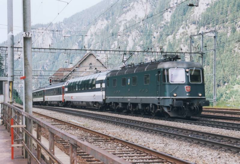 22-6-2002 7-03 Goeschenen 34A.jpg