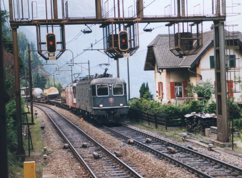 22-6-2002 7-07 Nord von Goeschenen 30A.jpg