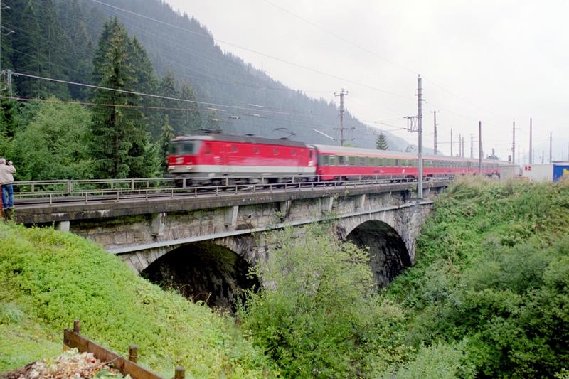 3-28 - 02-09-2003 - Langen am Arlberg - 09a.jpg