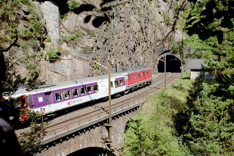 5-12 - 02-09-2003 - Wassen - 25a.jpg