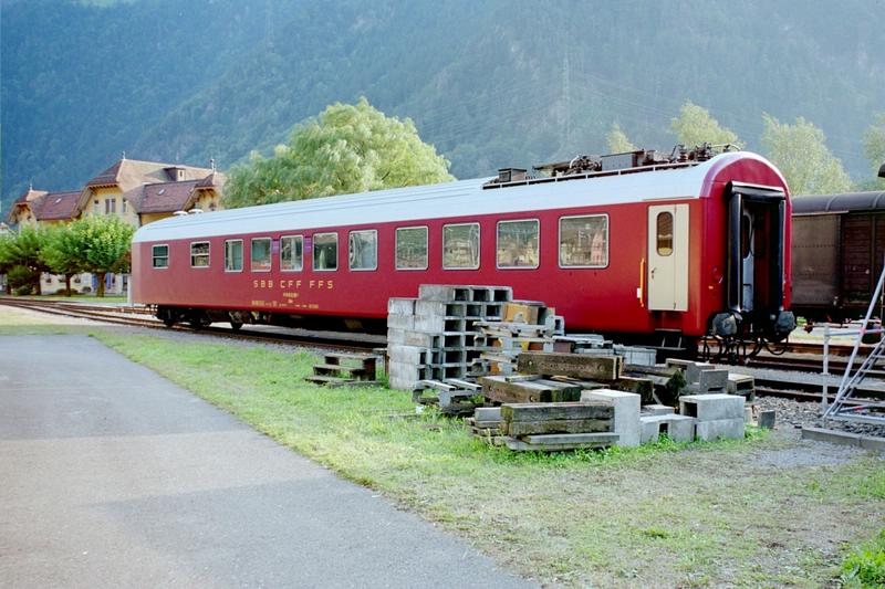 6-12 - 02-09-2003 - Erstfeld - 25a.jpg