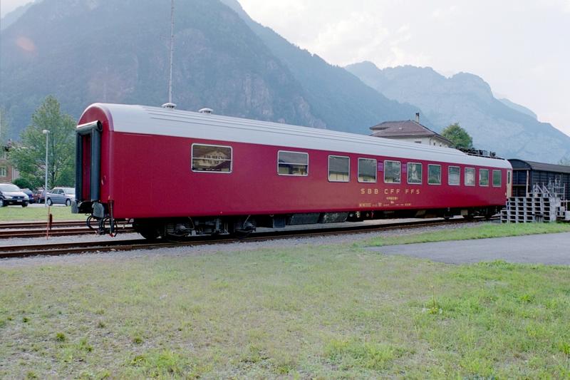 6-13 - 02-09-2003 - Erstfeld - 24a.jpg