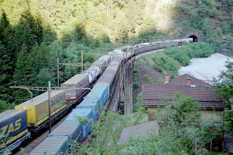 8-11 - 03-09-2003 - Polmengo Viadukt - 26a.jpg