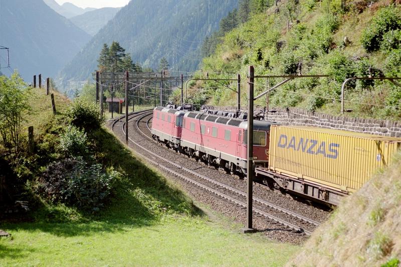 8-30 - 04-09-2003 - Wassen - 07a.jpg