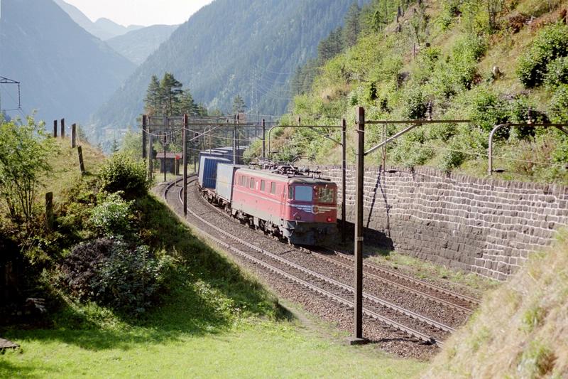 8-31 - 04-09-2003 - Wassen - 06a.jpg