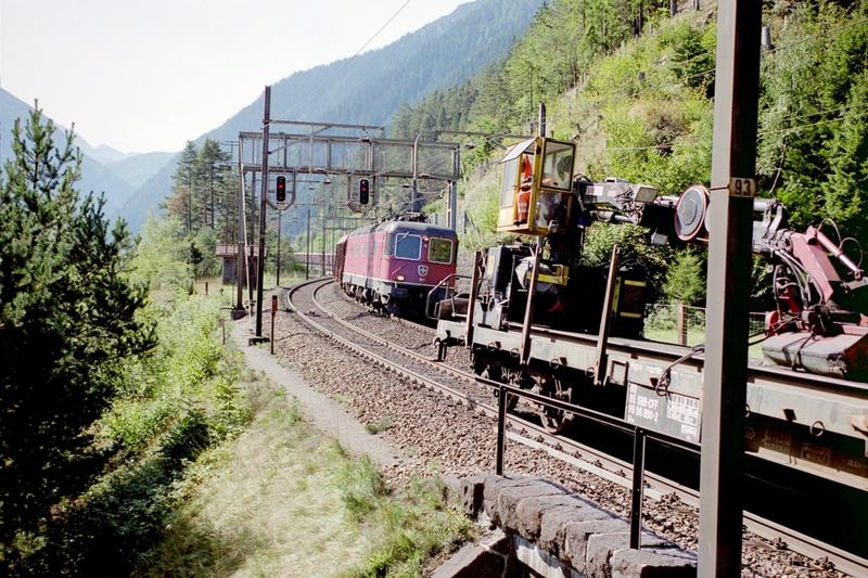 8-33 - 04-09-2003 - Wassen - 04a.jpg