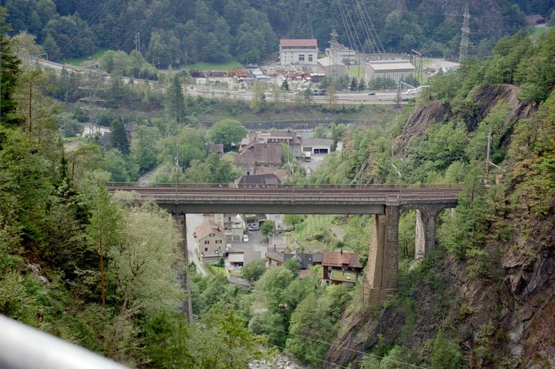 9-22 - 04-09-2003 - Kerstelenbachbruecke, Amsteg - 15a.jpg