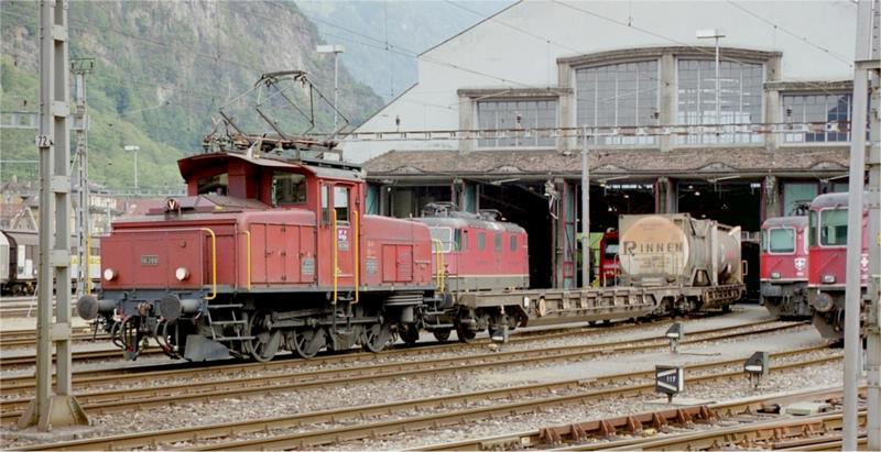 9-23 - 04-09-2003 - Erstfeld - 14a.jpg