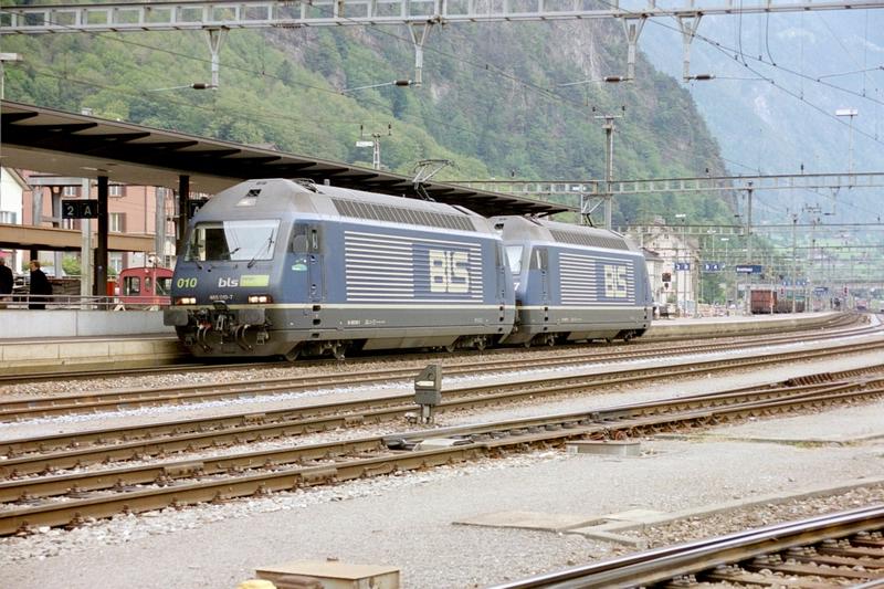 9-25 - 04-09-2003 - Erstfeld - 12a.jpg