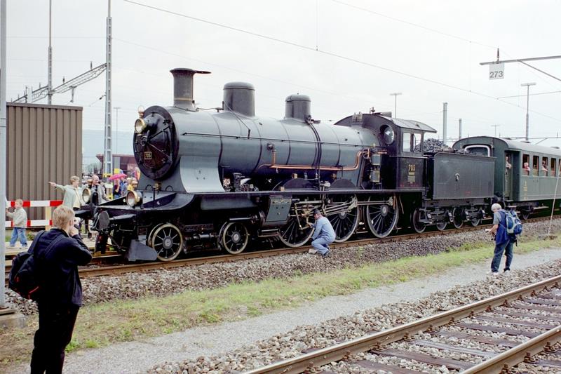 9-35 - 05-09-2003 - Rangierbahnhof Limmattal - 02a.jpg