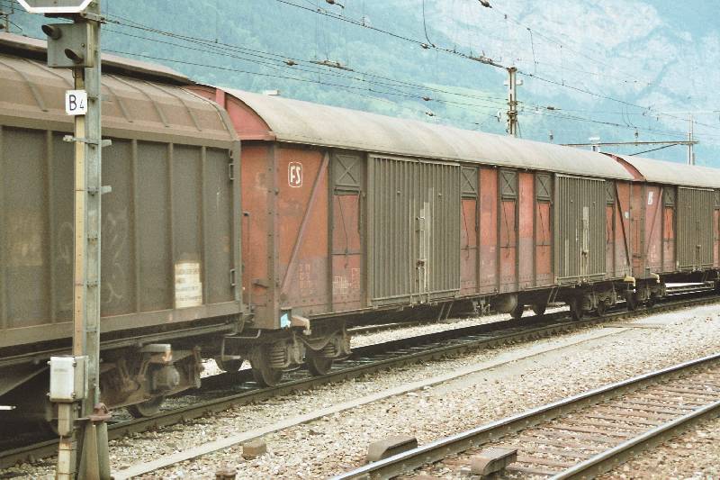 03-28 - 13-06-2005 - Erstfeld - 09A.jpg