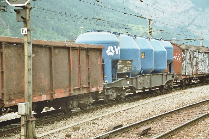 03-30 - 13-06-2005 - Erstfeld - 07A.jpg