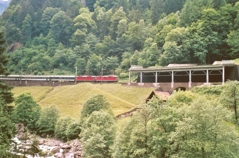05-24 - 14-06-2005 - Gotthard, Nord - 13a.jpg