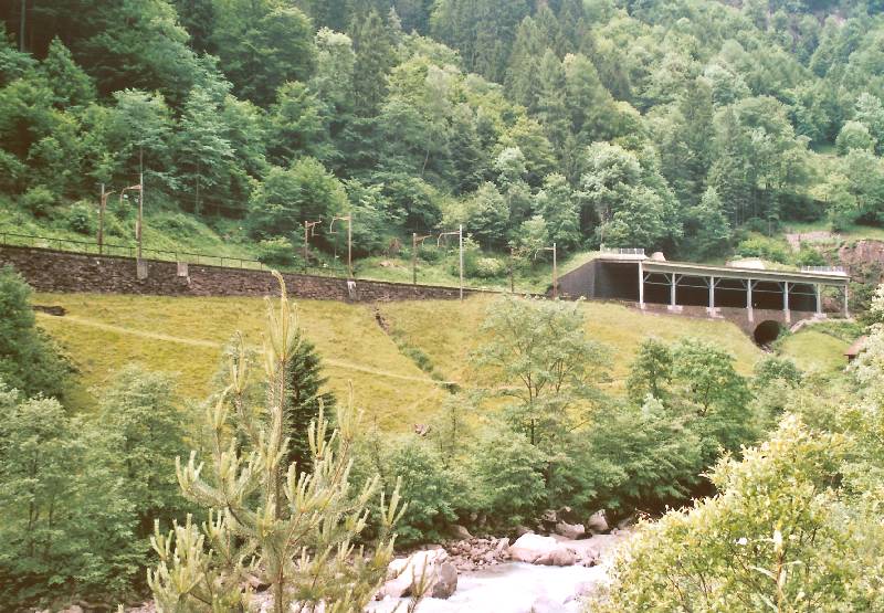 05-27 - 14-06-2005 - Gotthard, Nord - 10a.jpg