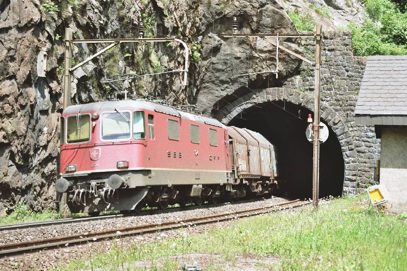 08-26 - 16-06-2005 - Wassen - Obere Wattingerbruecke - 11A.jpg