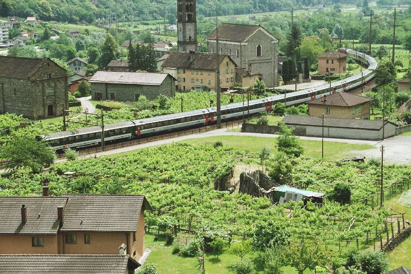 10-14 - 17-06-2005 - Giornico - 23A.jpg