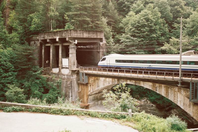 03-28 - 12-06-06 - Cairascaviadukt.jpg