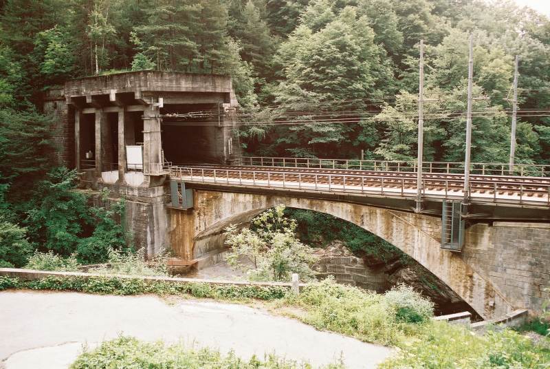 03-29 - 12-06-06 - Cairascaviadukt.jpg